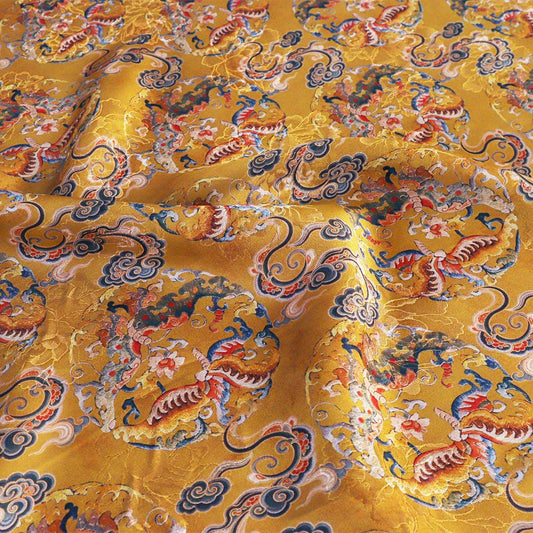 Tissu satiné « Nuages ​​et papillons de bon augure » : gaze cantonaise à motifs gambierés de 150 cm de large