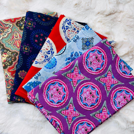 Tissu en coton à motifs floraux des années 1960 : couture, patchwork, costumes - 150 cm de large