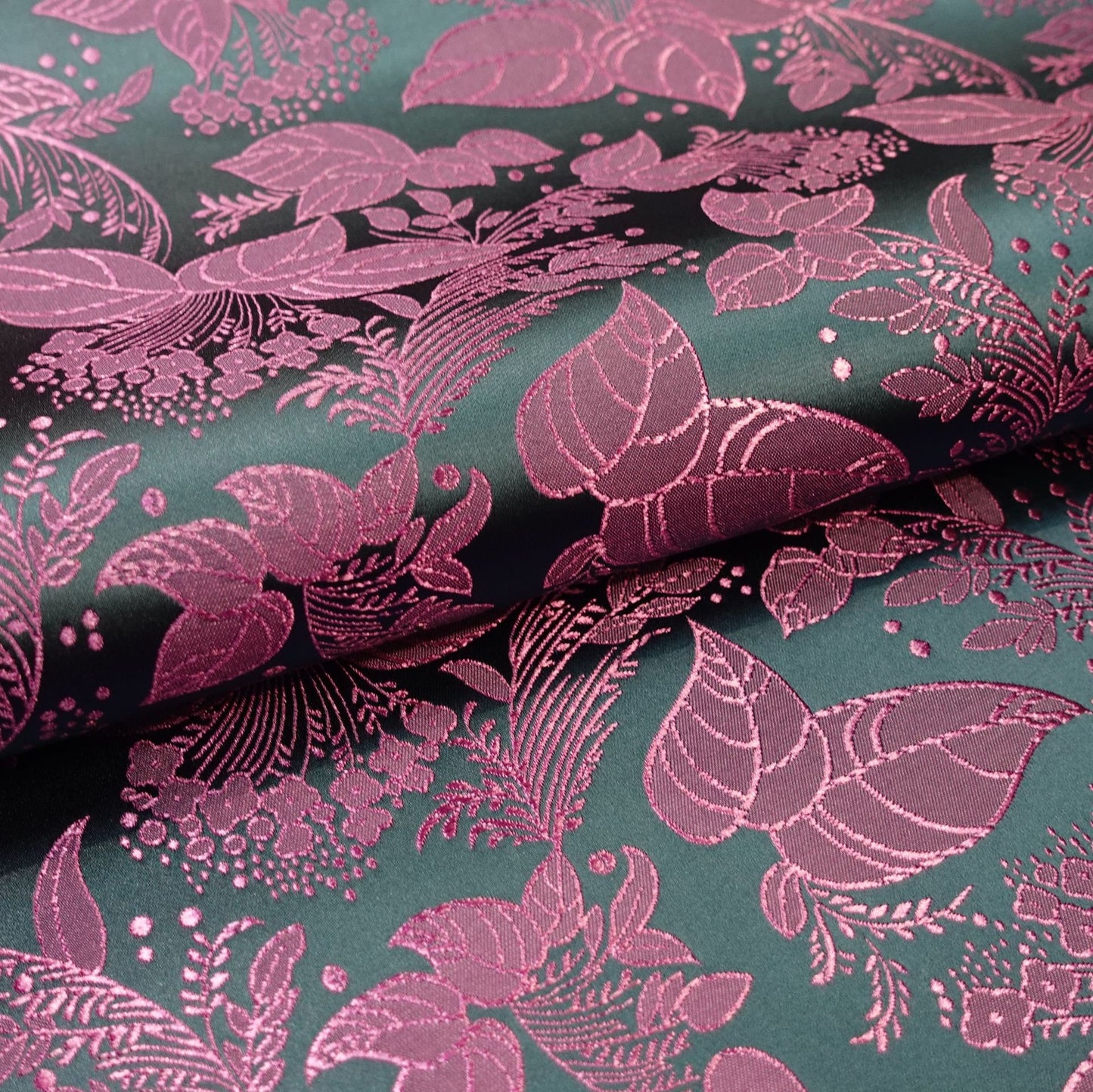 Brocart de soie à motif feuilles d'arbre, pour la confection de vêtements et d'articles d'ameublement - Largeur : 114 cm