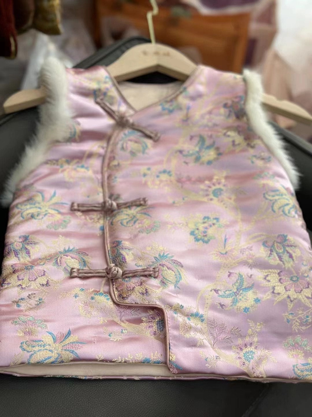 Tissu brocart floral rose : matériau de couture en rayonne de 150 cm de large