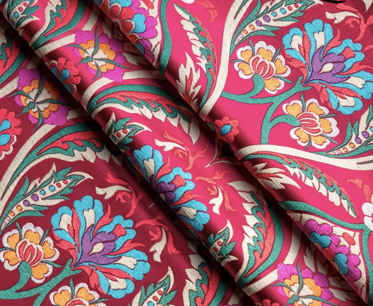 Tissu brocart de soie à motifs floraux (largeur 75 cm) : Ameublement et couture