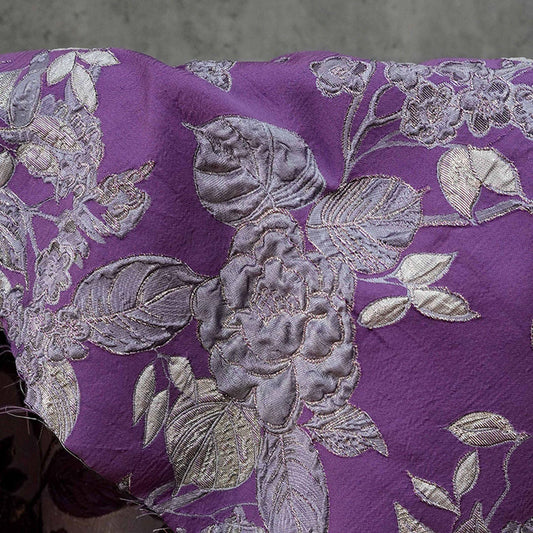 Tissu brocart doré à motifs floraux en relief - Jacquard de luxe pour robes, costumes et décorations - Large