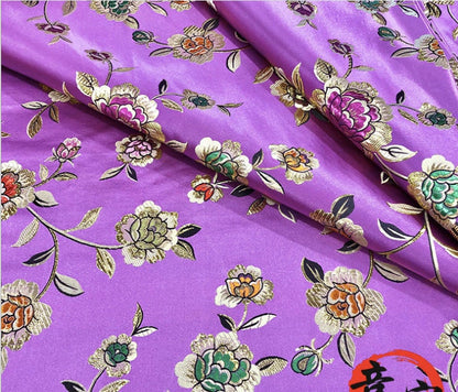Tissu brocart rose : mélange soie-rayonne de 150 cm de large, tissu pour la confection de cheongsams et qipaos.