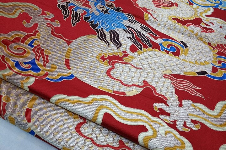 Tissu Dragon Volant Rouge Chinois : Brocart de Satin de Soie, 74 cm de large