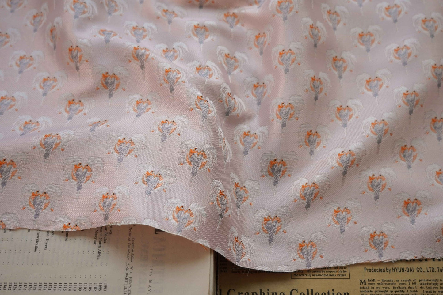Tissu brocart rose ange : 150 cm de large, tissu de décoration pour costumes, vendu au mètre
