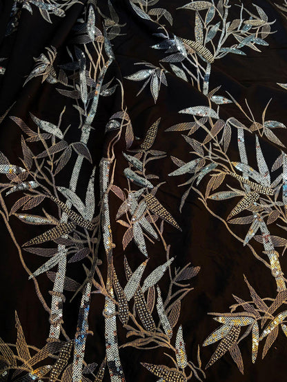 Tissu brodé de perles et de sequins ��� Patte de bambou large