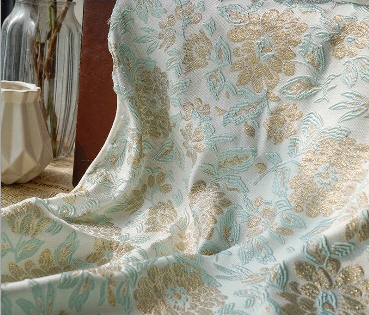 Tissu jacquard floral doré en relief : tissu 3D vert menthe, 140 cm de large