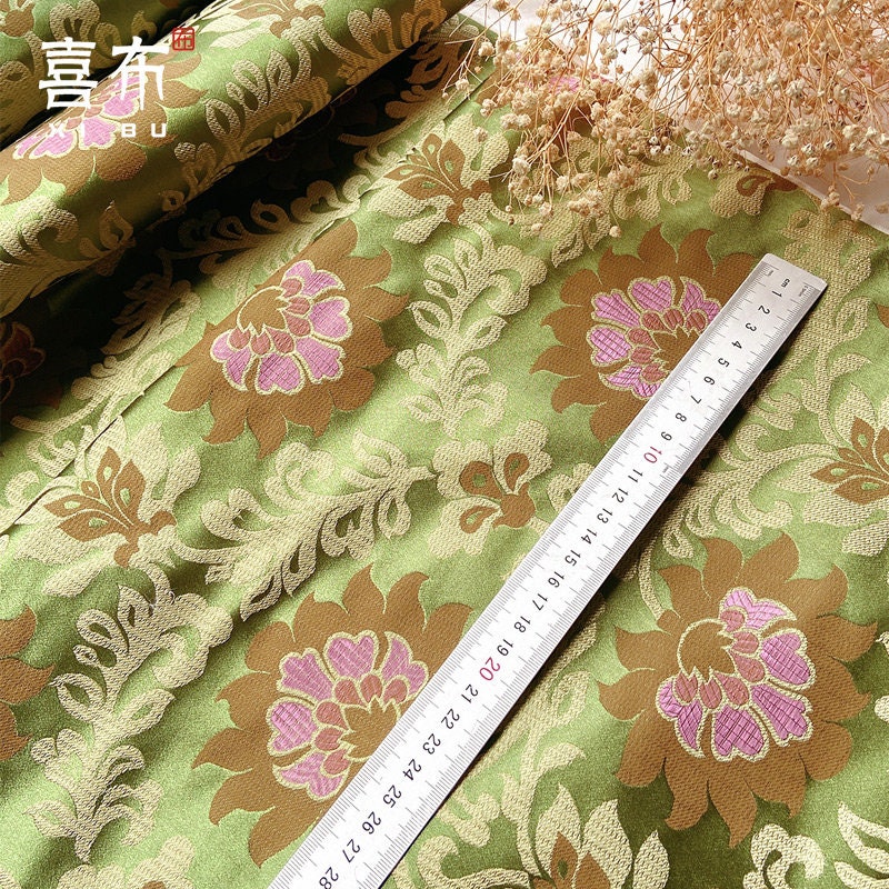 Tissu brocart Lotus Lurex : 75 cm de large, textile tibétain