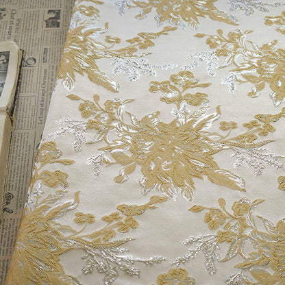 Tissu jacquard à motif floral : texture 3D à fil argenté, largeur 135 cm