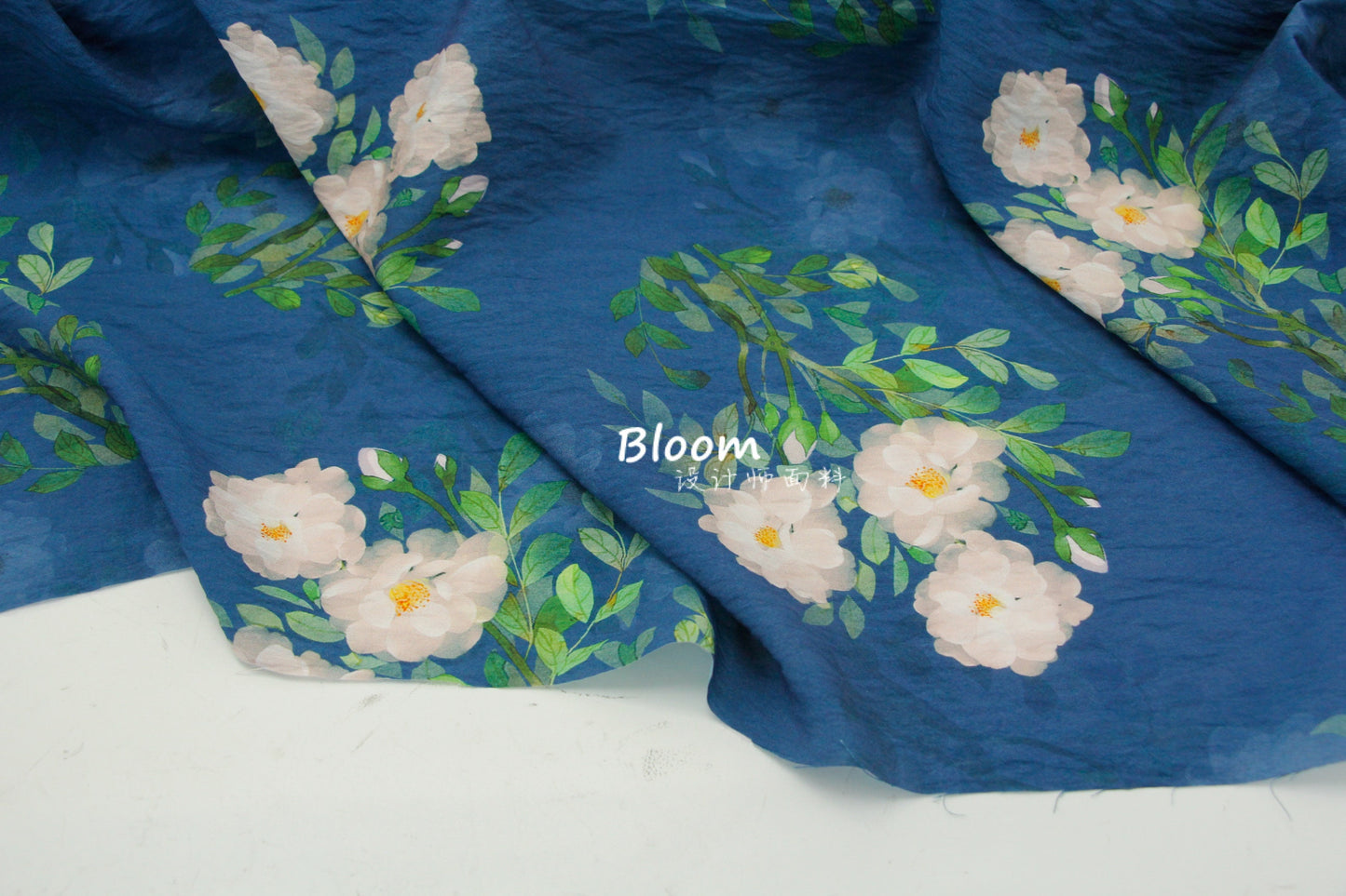 Tissu en lin Tencel soyeux à motif floral bleu : Couture et loisirs créatifs