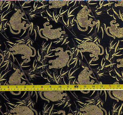 Tissu brocart de soie et bambou tigre : Nishijin tissé avec du fil d'or (29,5" de large)