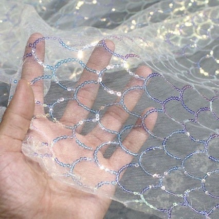 Tissu à paillettes écailles de sirène - 127 cm de large - Tissu de créateur brodé
