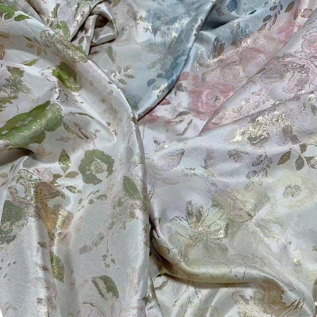 Tissu jacquard floral avec fil doré ��� Tissu de couture tissé couleur" Large