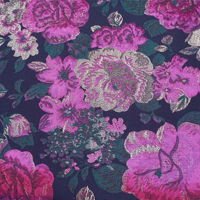 Tissu jacquard à motif pivoine : polyester pour ameublement, costumes et décoration - 140 cm de large