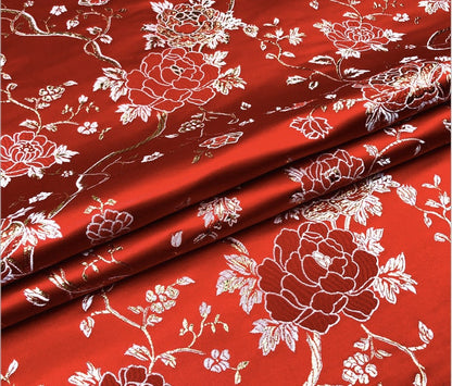 Tissu brocart satiné pivoine : fil doré métallisé, 150 cm de large