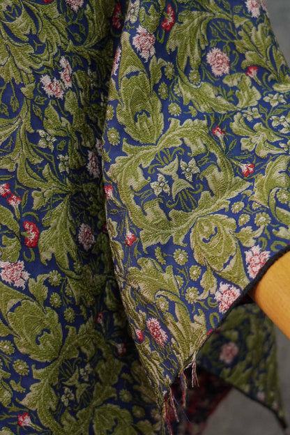 Tissu d'ameublement jacquard à motifs floraux : style victorien-édouardien, 140 cm de large