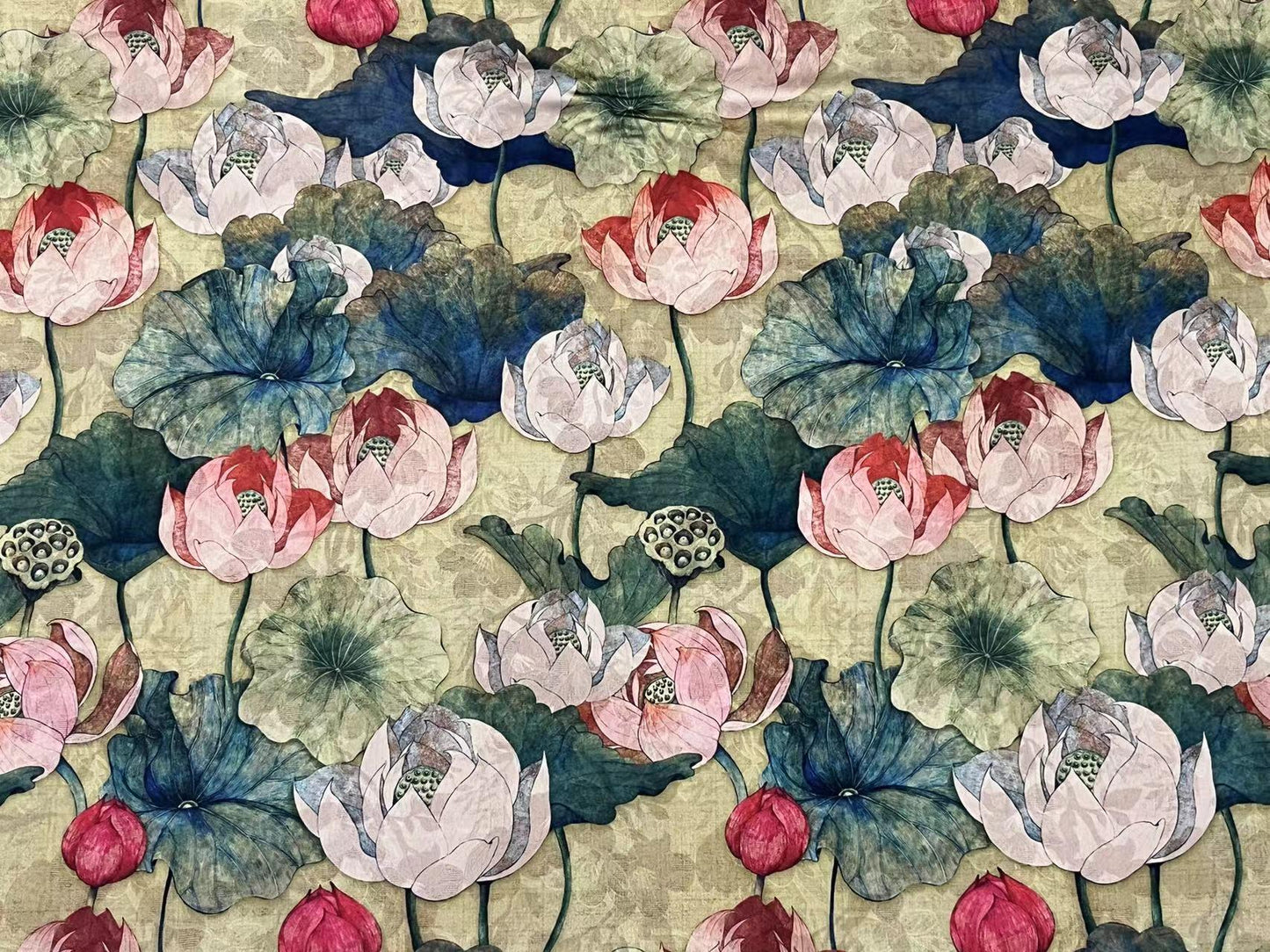 Tissu satin de soie imprimé lotus - 150 cm de large - Ameublement et costumes