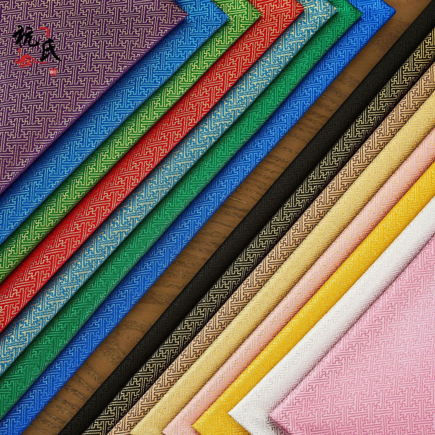 Tissu Nishijin Ori : Brocart de mariage japonais à petit jacquard à grille (29,5 pouces de large)