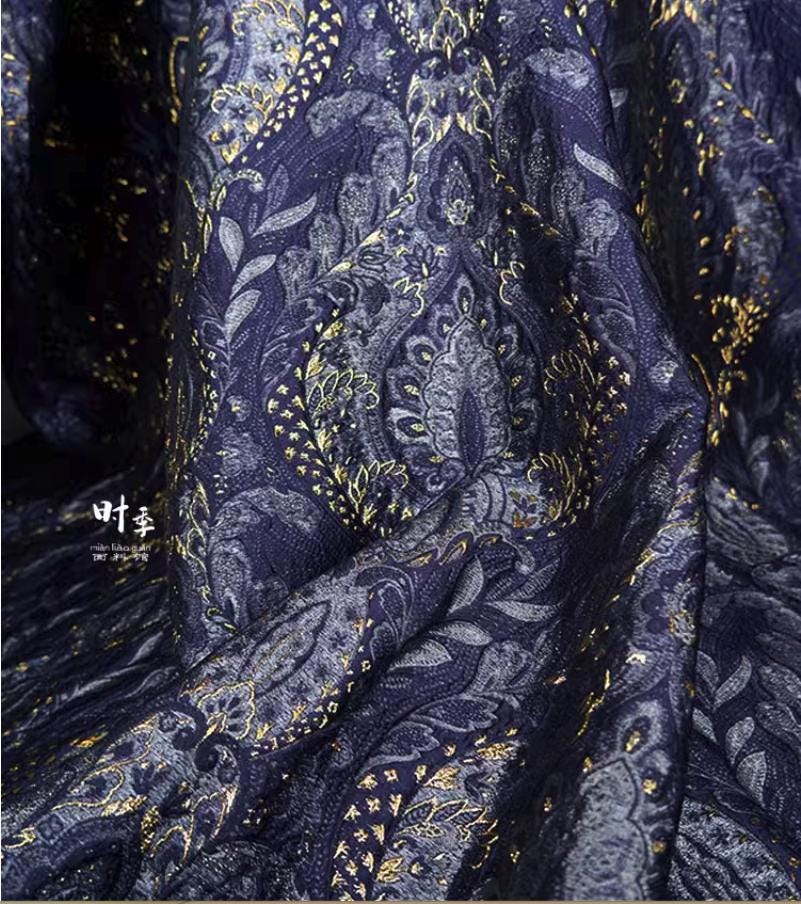 Palace Jacquard Damask Fabric: Retro Upholstery & Sewing - 55"W
