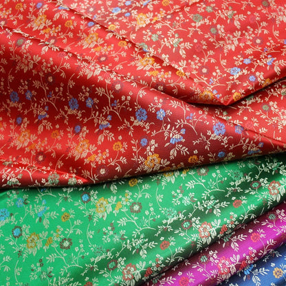 Tissu brocart chinois à motifs floraux : mélange de soie et de rayonne, 89 cm de large