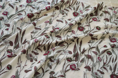 Tissu jacquard à motif floral : texture 3D, largeur 127 cm (50 po) - Vendu au mètre