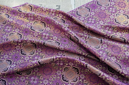 Tissu brocart jacquard à fils d'or ��� Patte chinoise porte-bonheur" Large
