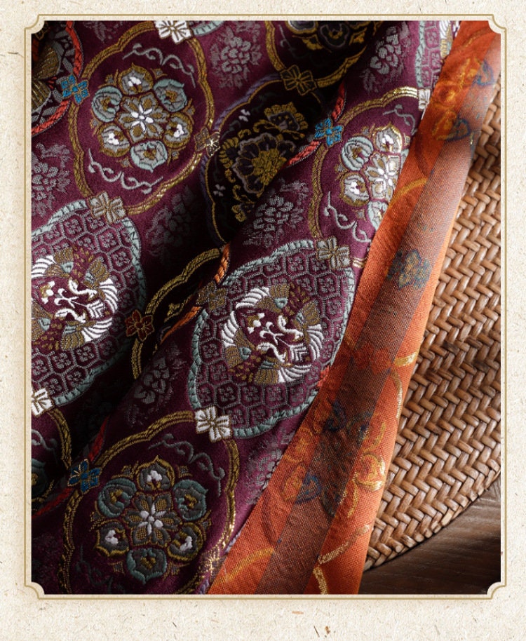 Tissu brocart Nishijin-ori : mélange de soie à fleurs de cygne japonaises (29,5 po de largeur)
