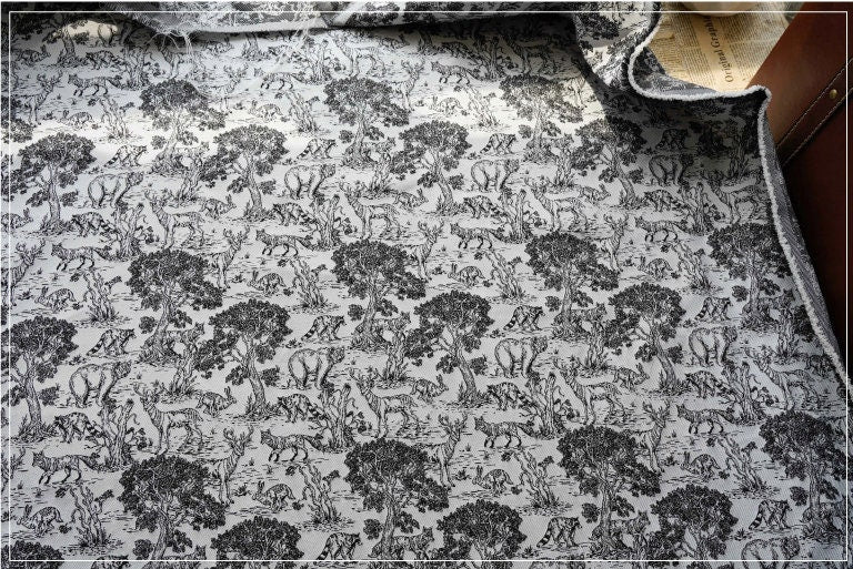 Tissu jacquard noir et blanc à motif zoo : mélange de rayonne pour ameublement, 140 cm de large