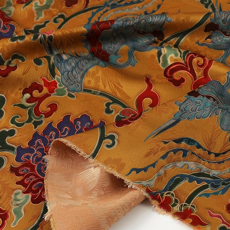 Tissu satiné en soie couleur thé : imprimé de peinture ancienne, 150 cm de large