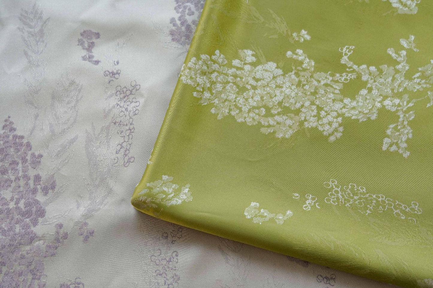 Tissu brocart jacquard à motif floral vintage - 150 cm de large