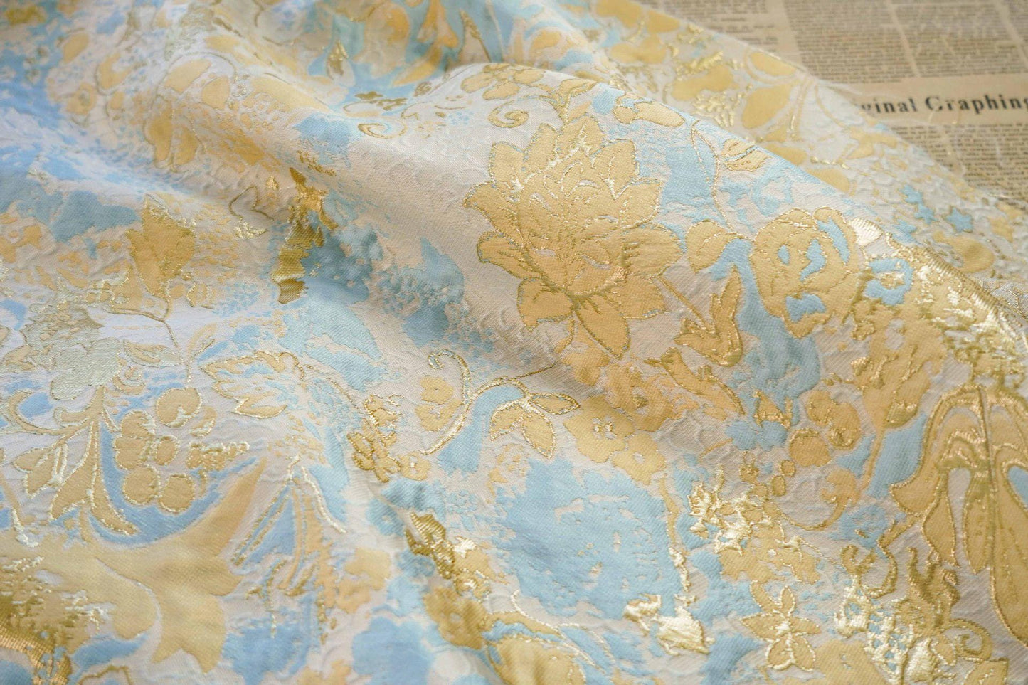 Tissu jacquard à fil doré : texture peinture à l’huile 3D, largeur 140 cm (55 po) – au mètre