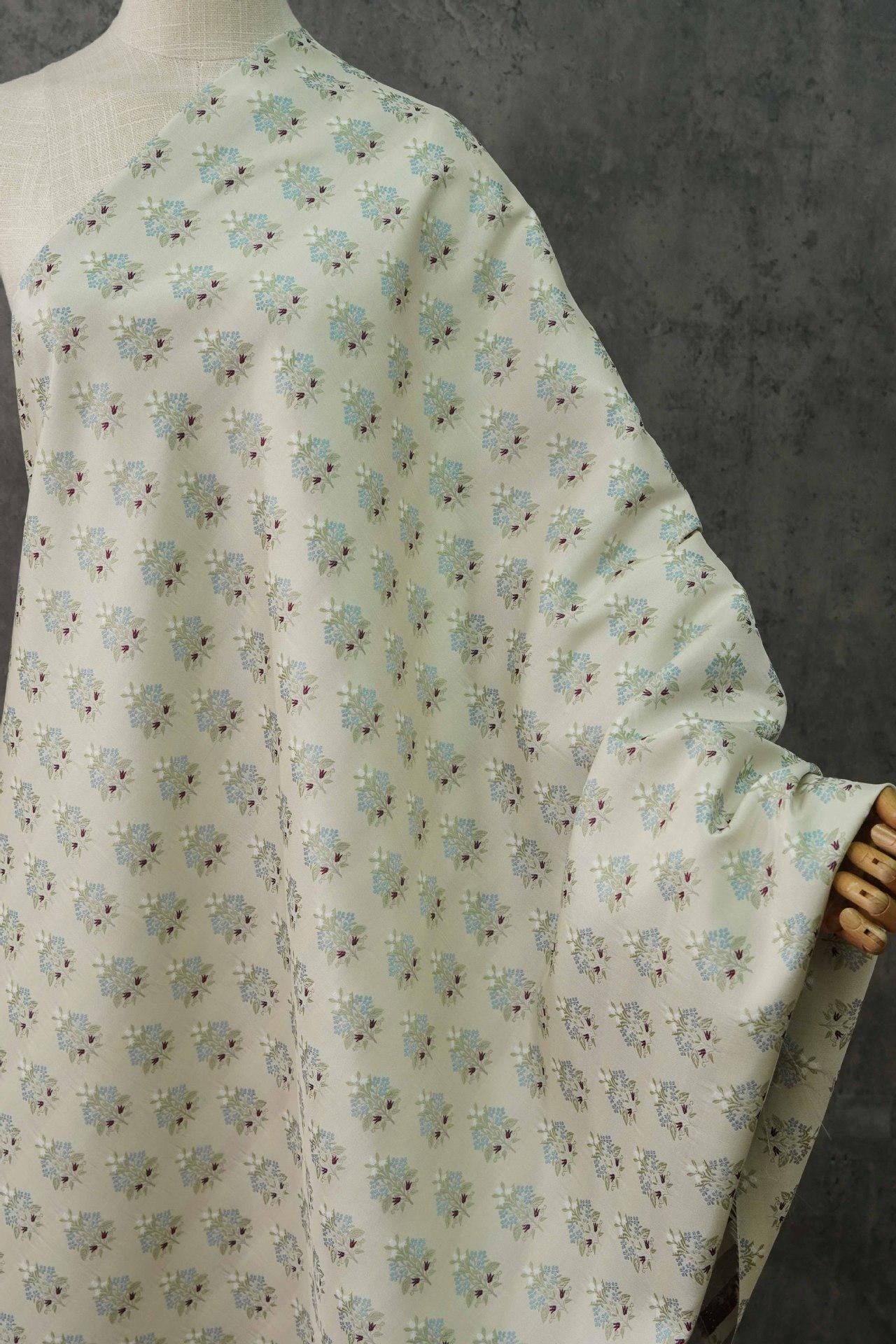 Circular Bouquet Jacquard Woven Fabric: 3D Embossed Floral Upholstery, Costume, Sewing DIY - 63"W