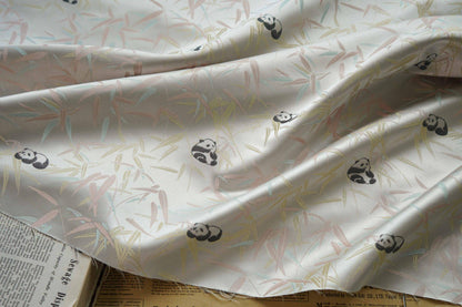 Tissu satiné brocart panda : 65 pouces de large, style couture chinoise