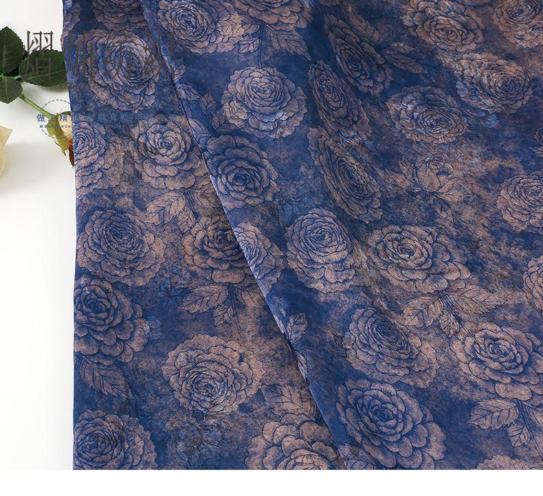 Tissu en rayonne et soie à motif floral rose - Textile imprimé doux, 140 cm de large