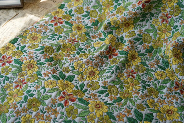 Tissu jacquard à motifs floraux : tissu d'ameublement rétro 3D, tissu pour la confection de robes de bal