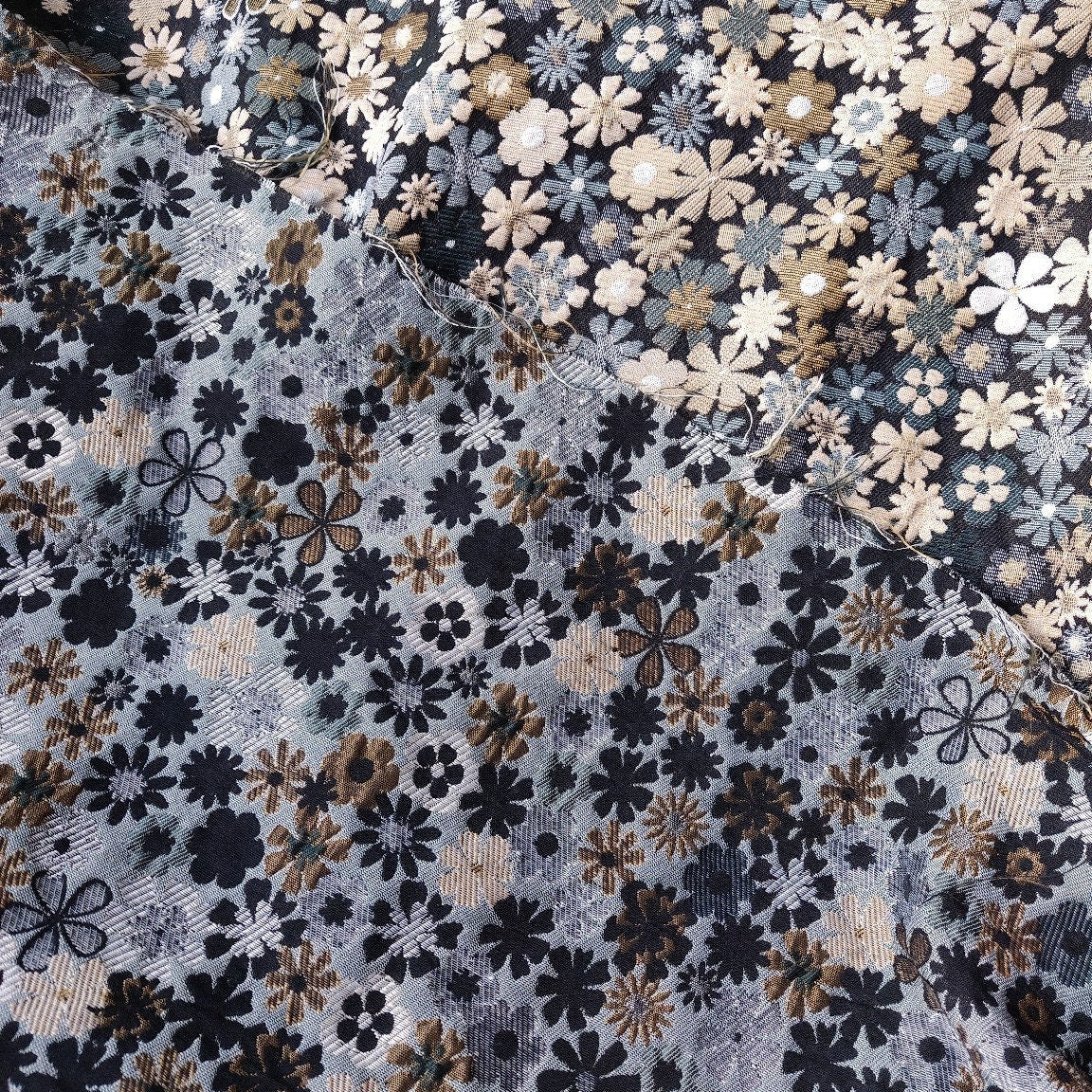 Floral Jacquard Woven Fabric: 3D Embossed Reversible Upholstery, Costume, Sewing - 54"W