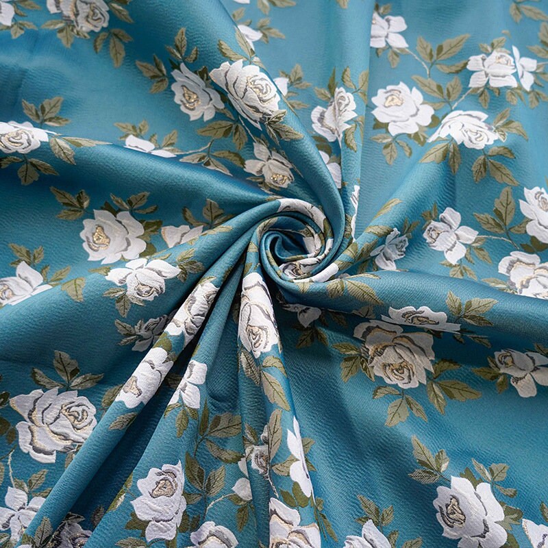 Tissu jacquard à motif floral bleu : tissu d'ameublement métallisé en relief, 160 cm de large