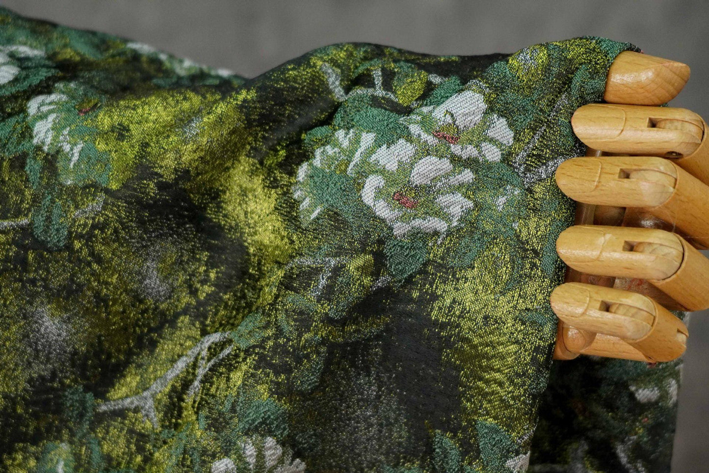 Tissu jacquard à motif floral en relief : Coloris bleu sarcelle et vert champêtres (largeur : 63 pouces)