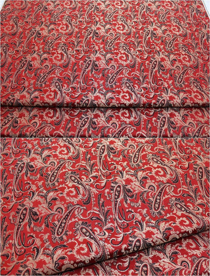 Tissu brocart à motif de plumes de paon : mélange de soie chinoise et de rayonne à fleurs magenta