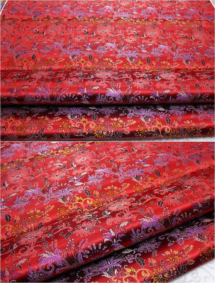 Tissu brocart chrysanthème vintage : mélange de satin et de soie de 89 cm de large