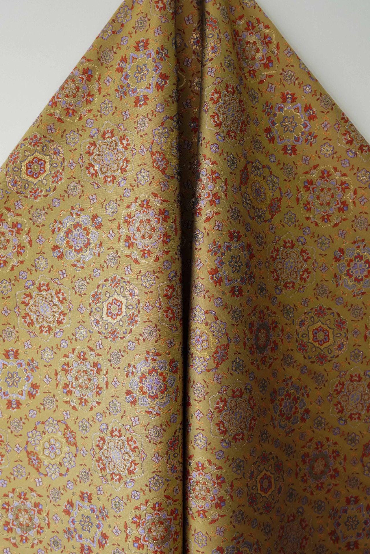Tissu jacquard à fils d'or : tissu Dunhuang tissé et gaufré, 150 cm de large