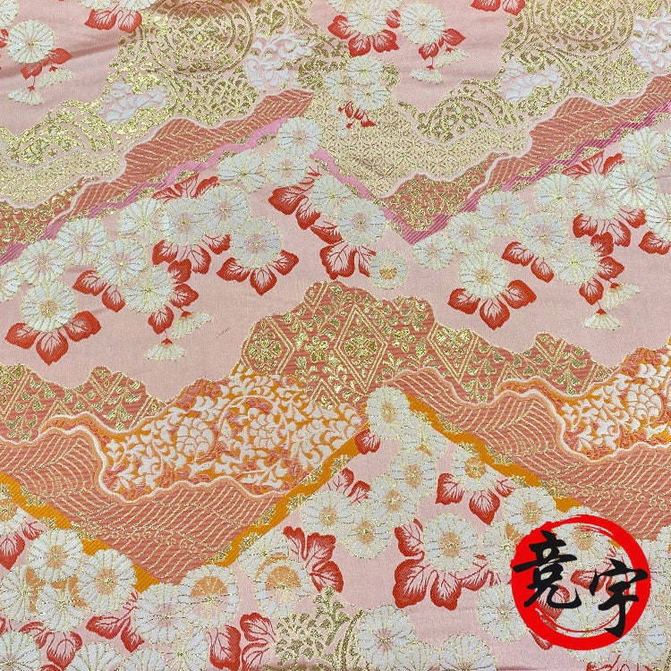 Tissu brocart de soie jacquard à motifs floraux roses Nishijin : ameublement et matelassage japonais