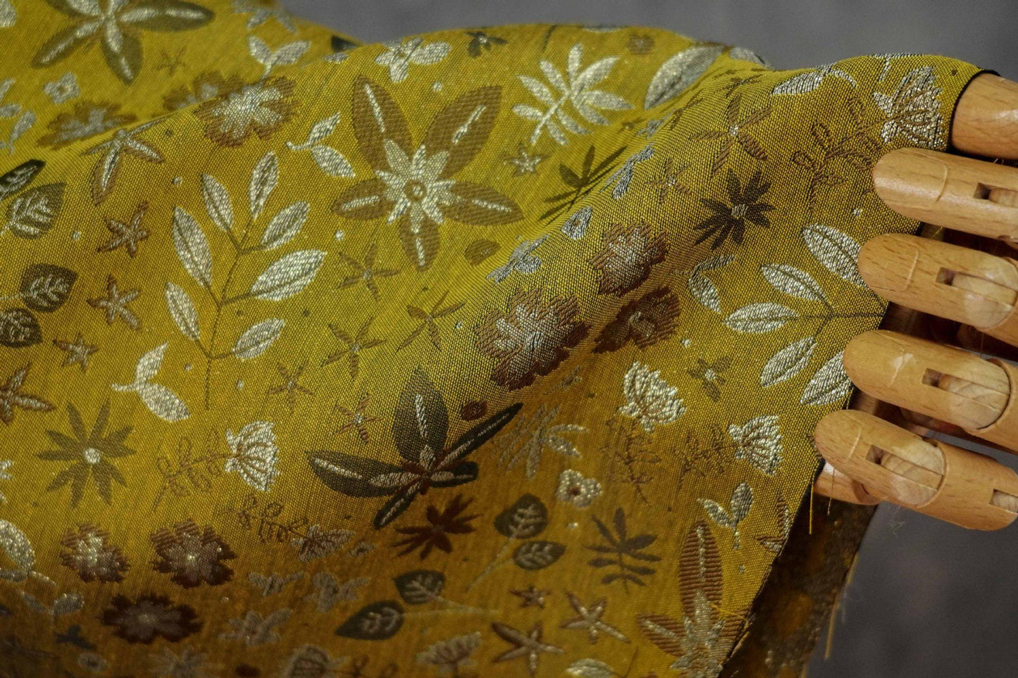 Countryside Leaf & Mini Flower Woven Fabric ��� Ideal for Crafts and Decorati" Wide