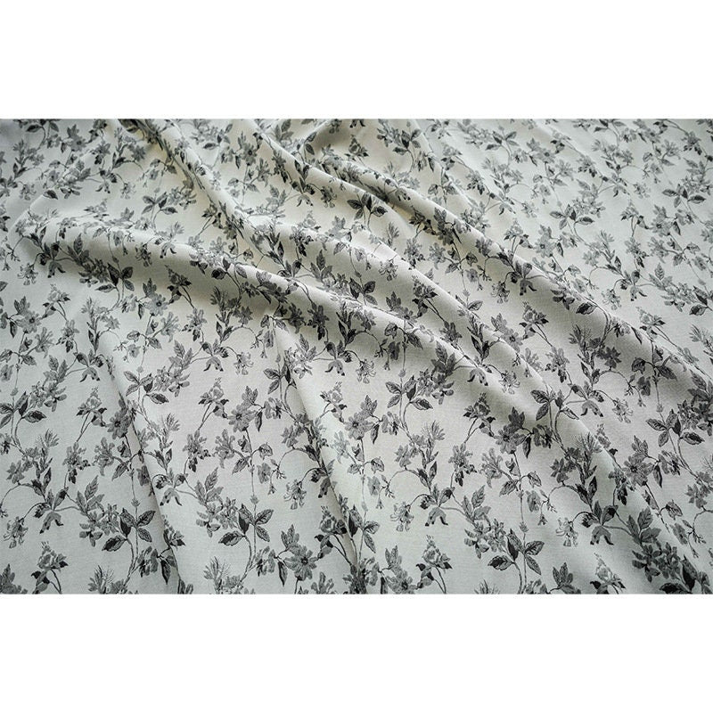 Tissu jacquard à motif floral : tissage gaufré noir et blanc, largeur 109 cm (43 po) - au mètre