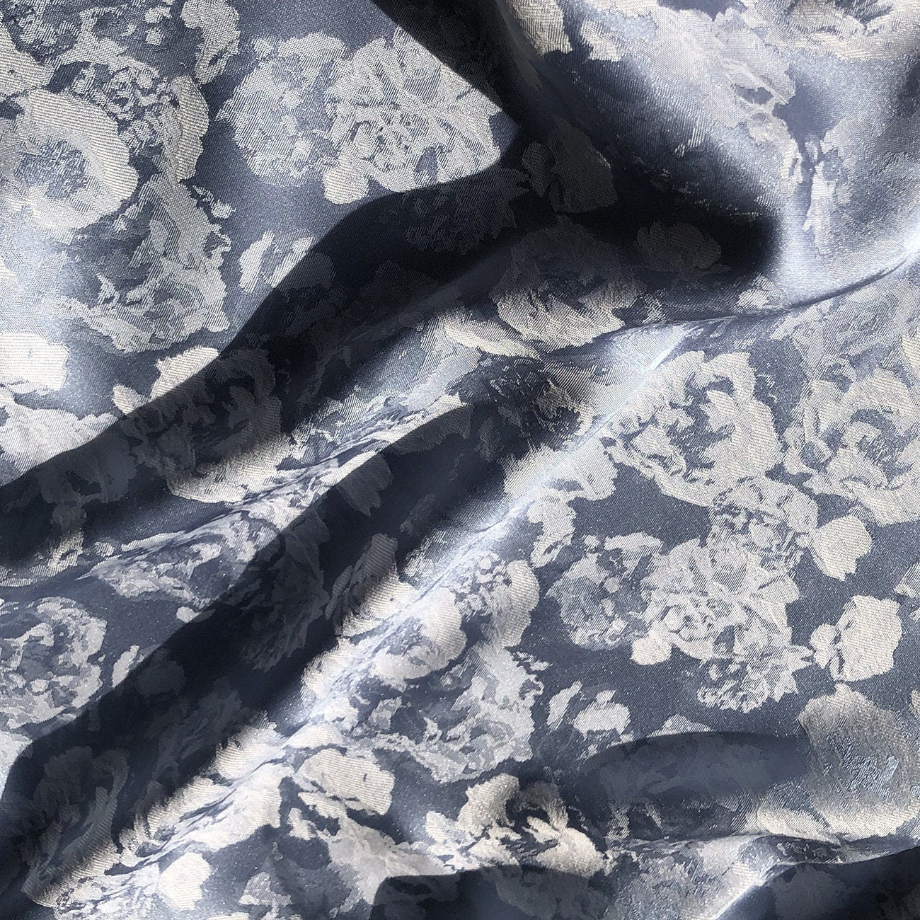 Tissu jacquard rose : mélange coton-rayonne double face (57 po L)