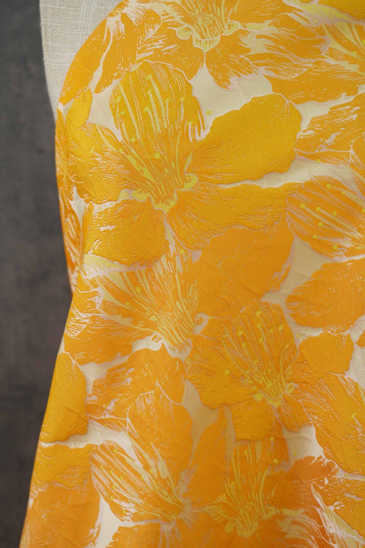Tissu jacquard floral 3D orange et jaune en relief ��� Ameublement décoratif, rideaux, confection de vêtements, textiles de mode"Large