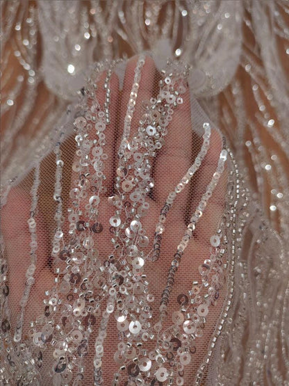 Tissu de dentelle à paillettes et perles : voile de mariée, confection de poupées, loisirs créatifs