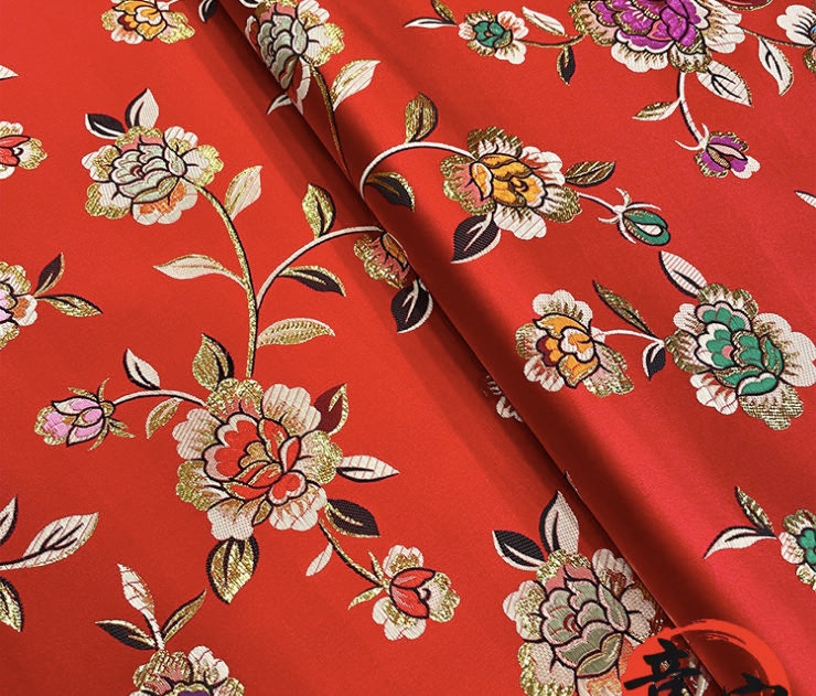 Tissu brocart rose : mélange soie-rayonne de 150 cm de large, tissu pour la confection de cheongsams et qipaos.