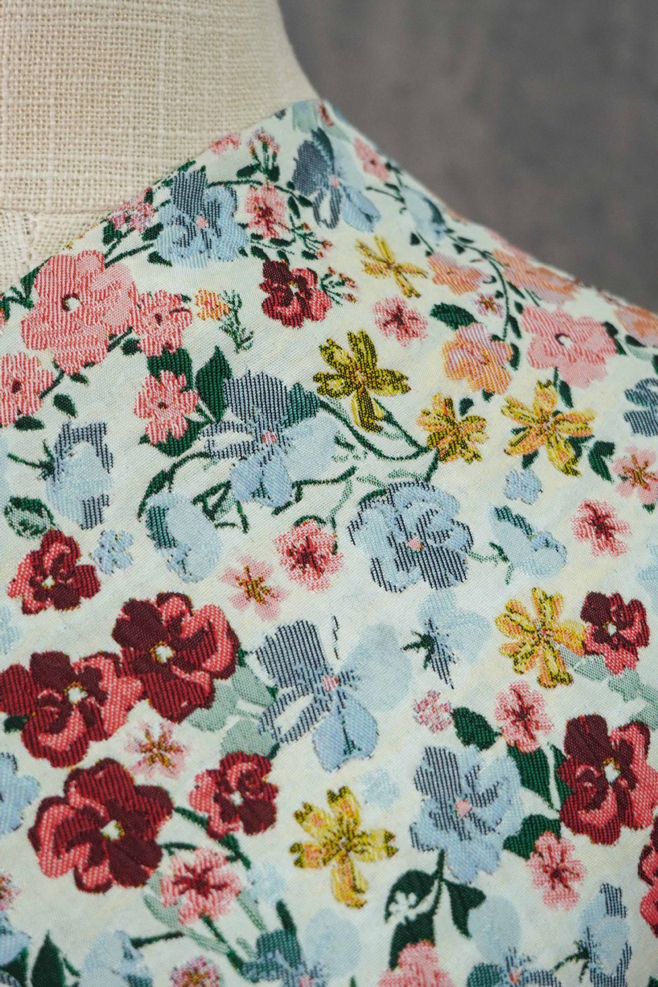 Flower Jacquard Fabric: Retro 3D Design, Upholstery & Sewing - 54" W