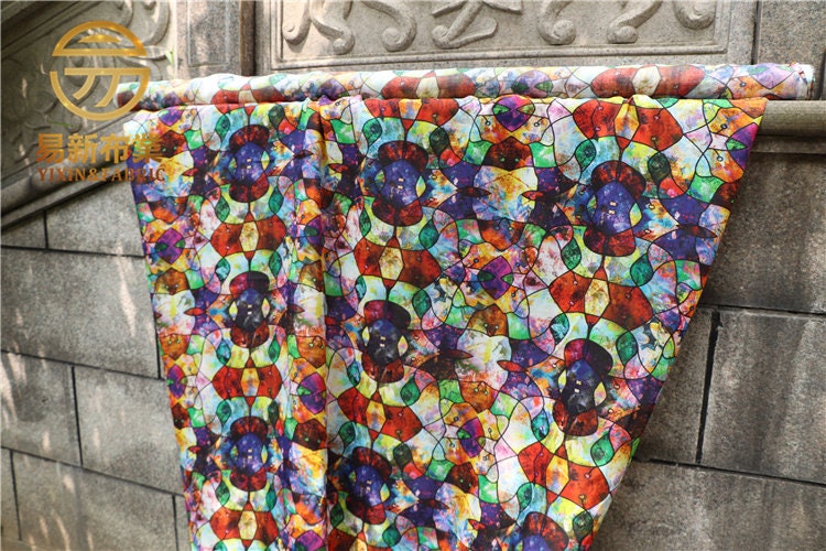 Tissu en lin à motif vitrail : imprimé numérique coloré, 140 cm de large
